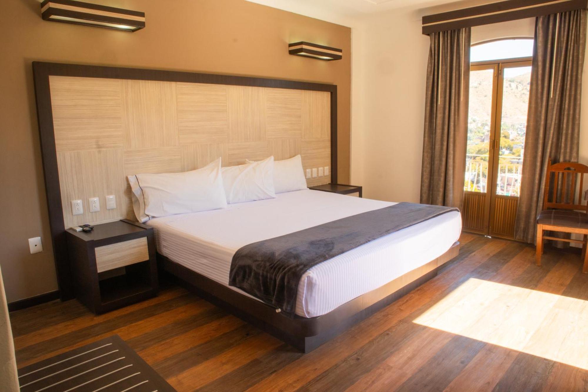 Hotel Paseo De La Presa กัวนาฮัวโต ภายนอก รูปภาพ