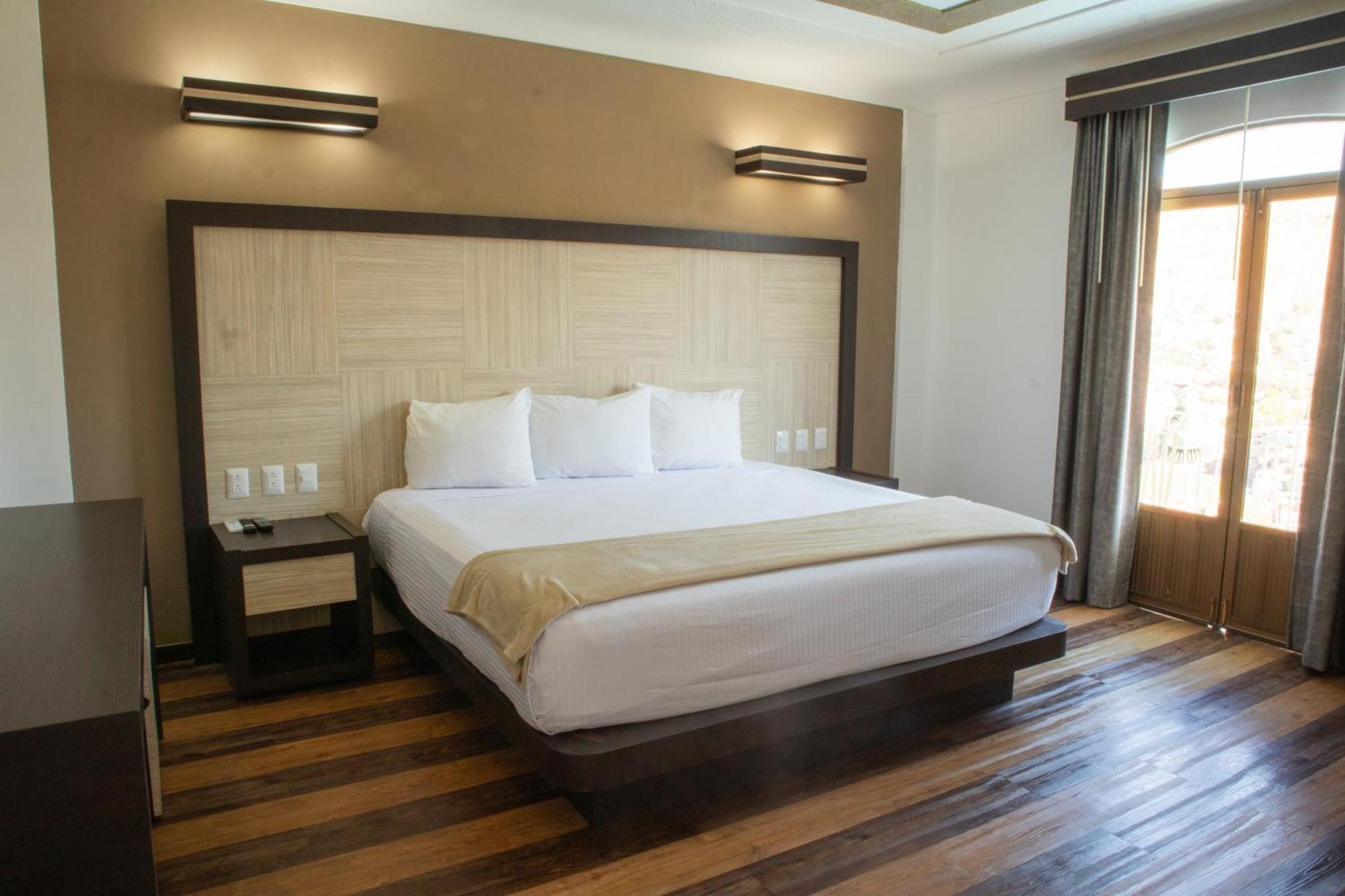 Hotel Paseo De La Presa กัวนาฮัวโต ภายนอก รูปภาพ